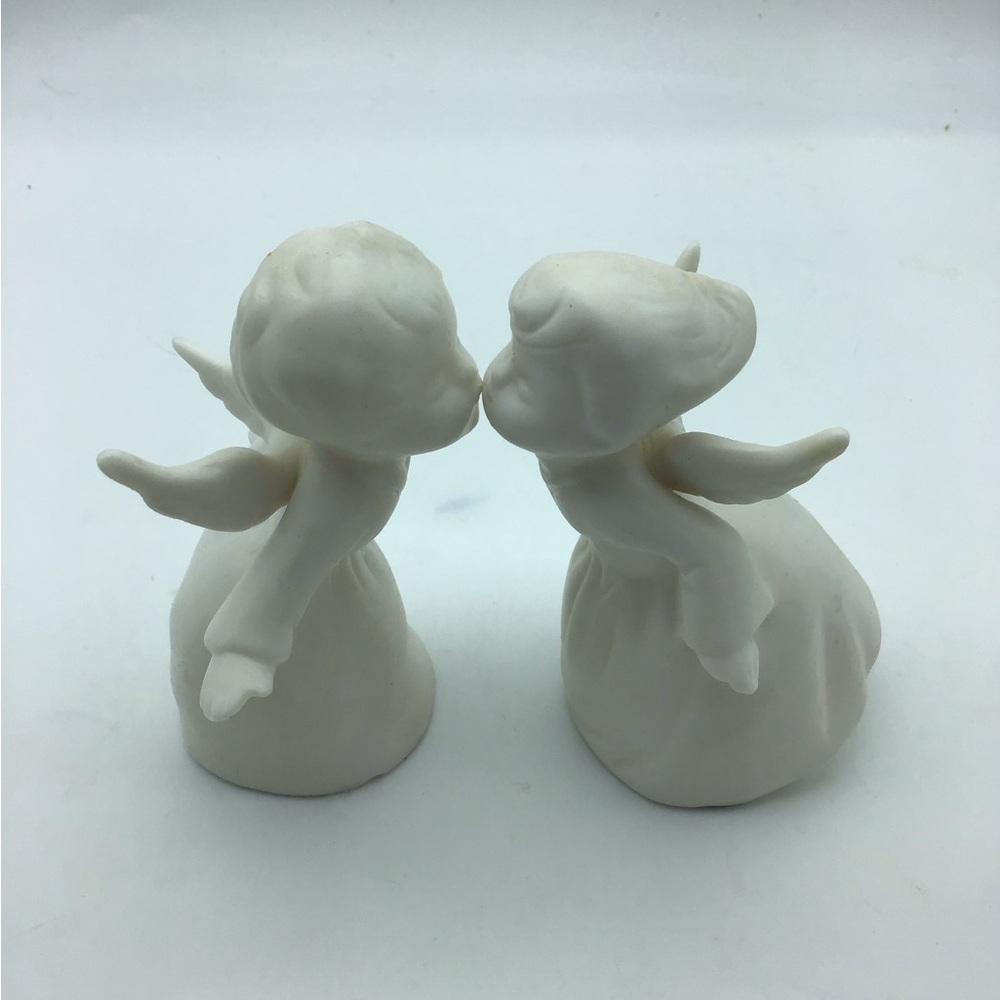 Vintage Kissing Angels figurine